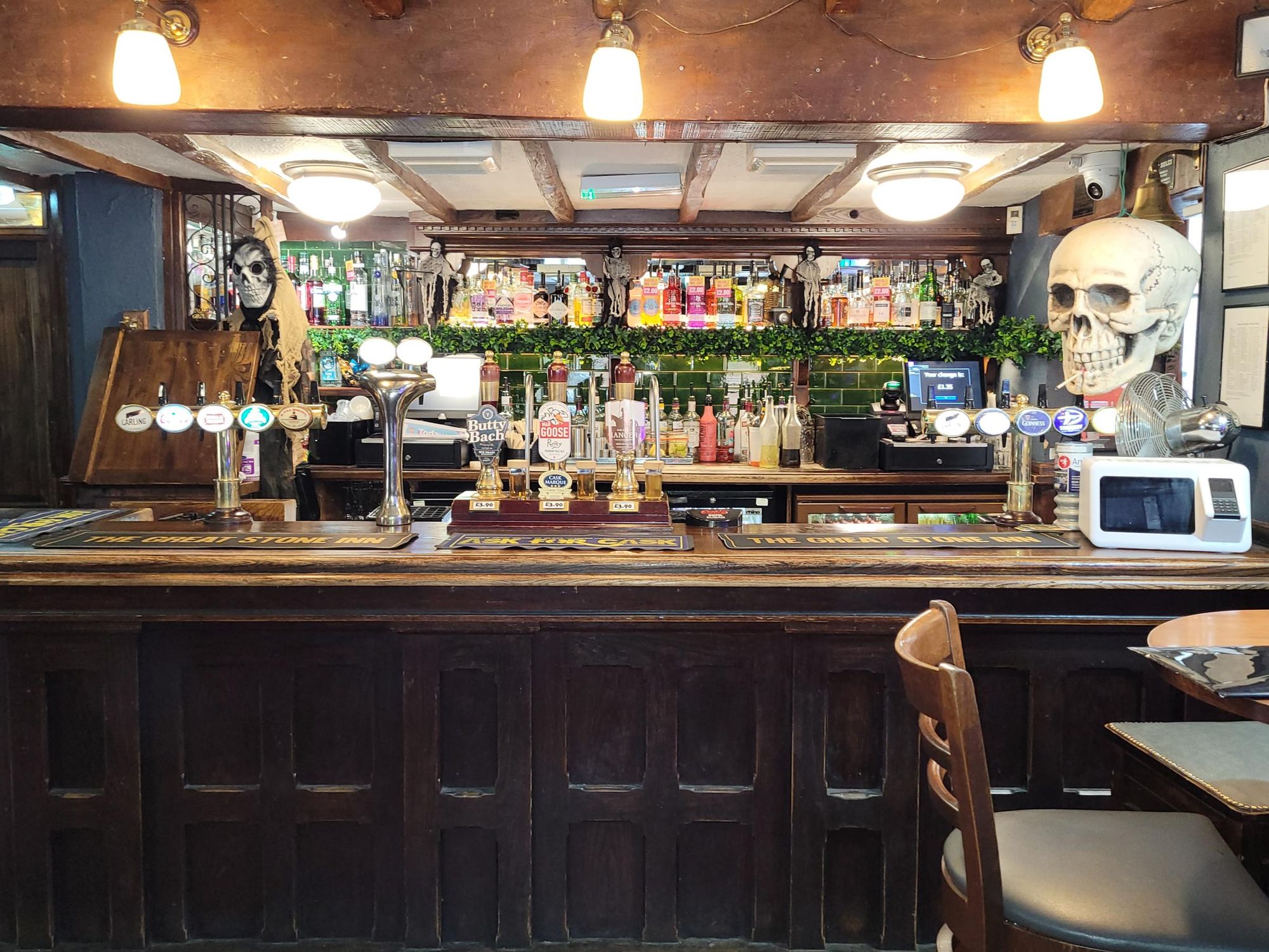 (Pub, Bar). Published on 19-10-2023