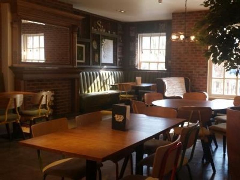 (Restaurant). Published on 22-04-2016 