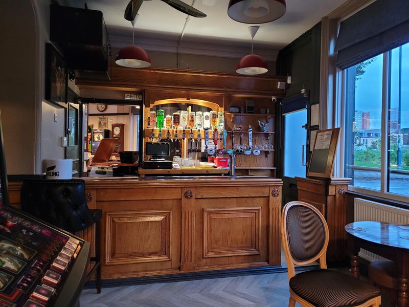 (Pub, Bar). Published on 19-10-2023