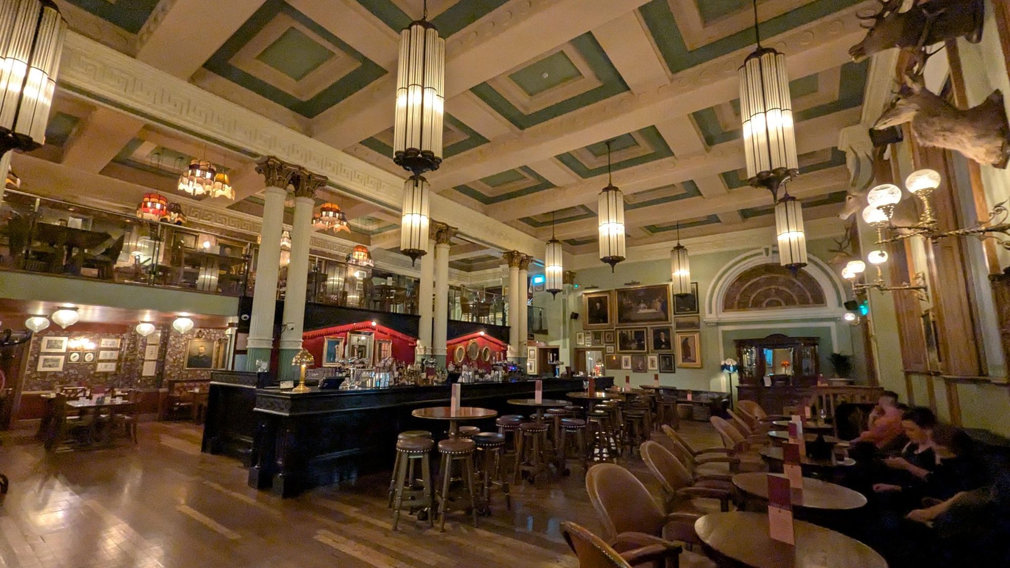 (Bar). Published on 25-12-2025