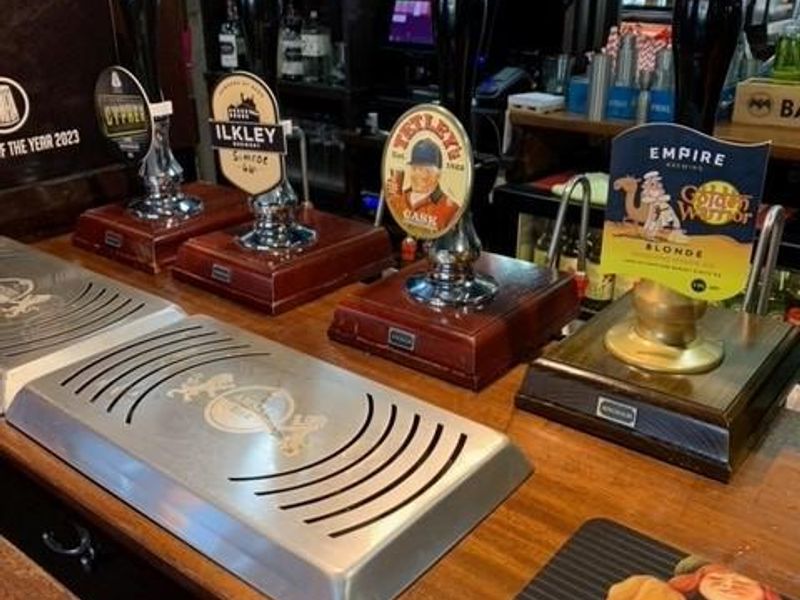 (Pub, Bar). Published on 30-04-2023
