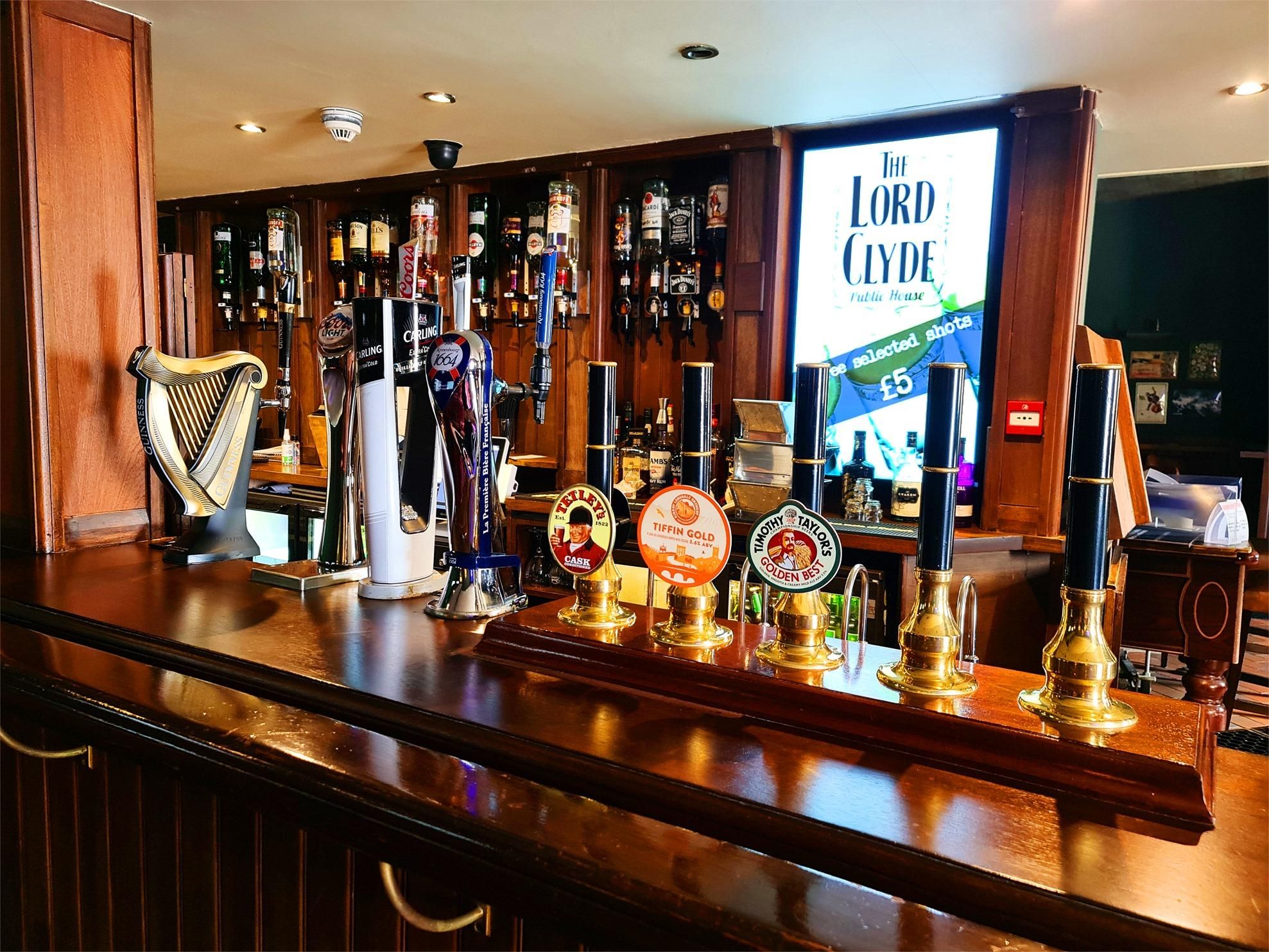 (Pub, Bar). Published on 27-03-2022