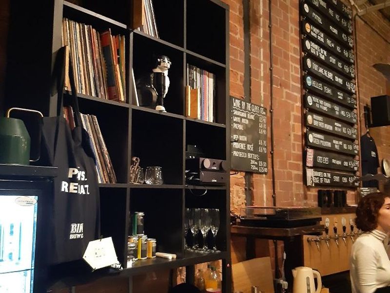 (Bar). Published on 18-12-2025 