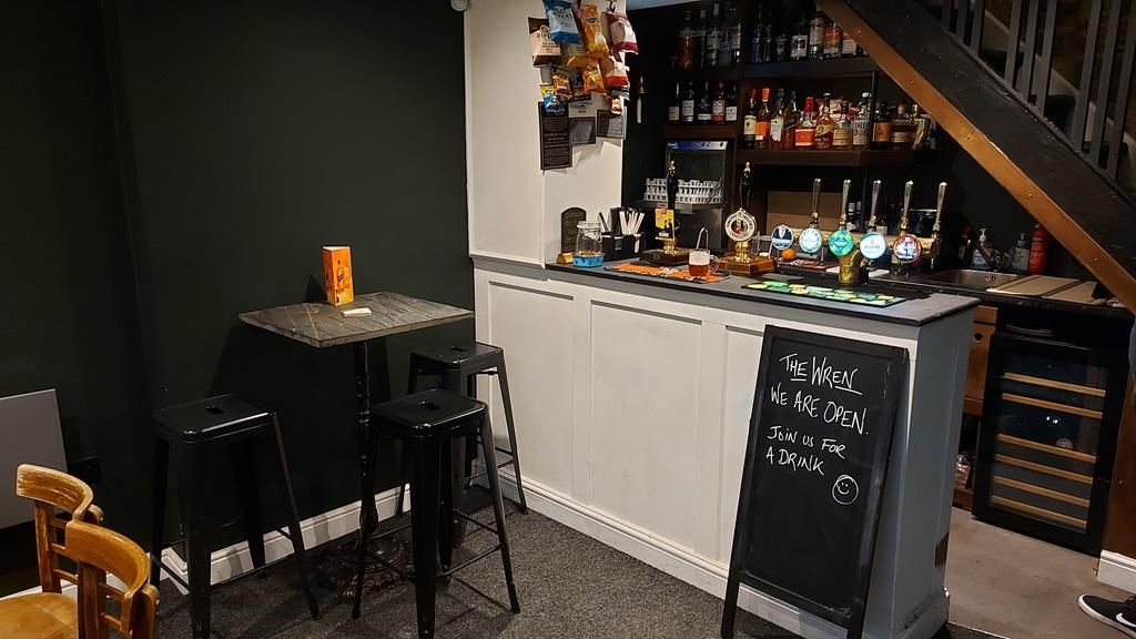 Ground floor room and servery. (Pub, Bar). Published on 10-01-2026