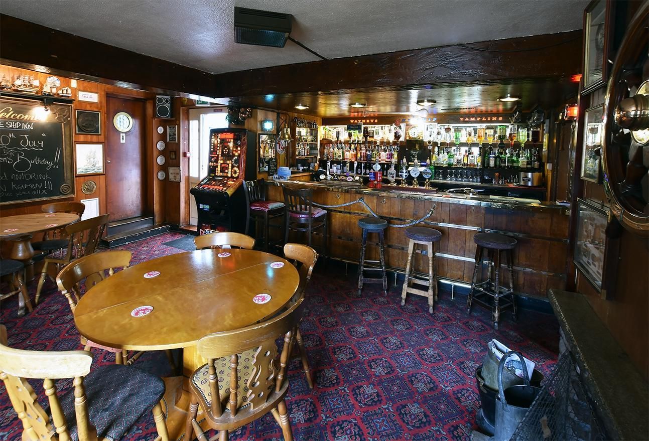 Saloon Bar. (Pub, Bar). Published on 14-07-2019