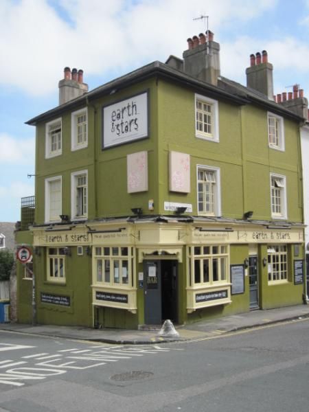 Corner view. (Pub, External). Published on 15-06-2013