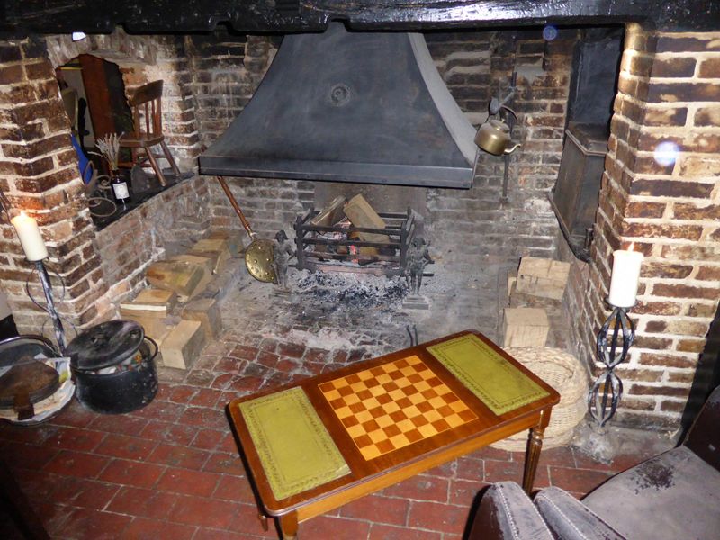 Fireplace. (Bar). Published on 17-02-2017