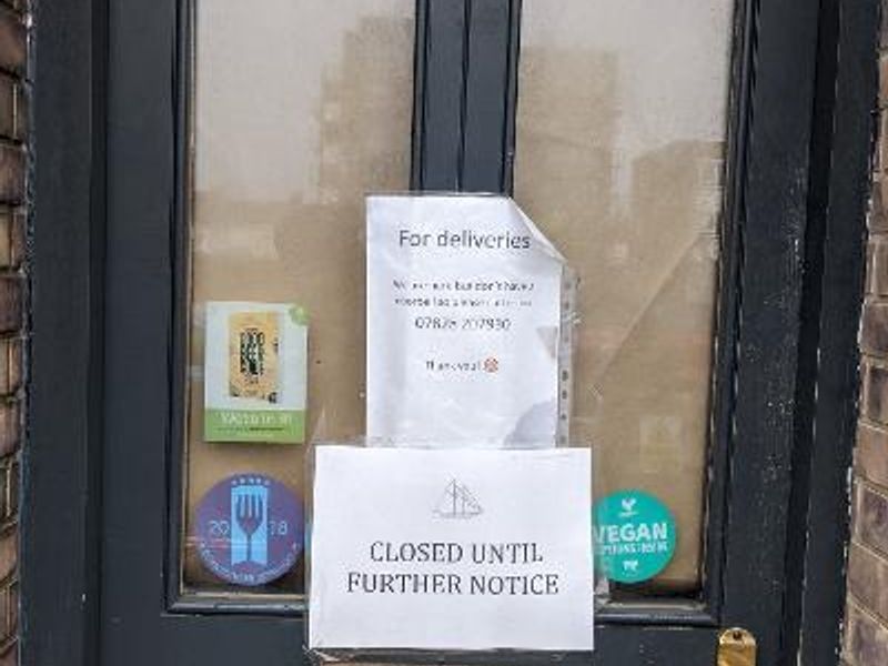 Closed sign. (Pub). Published on 29-10-2020