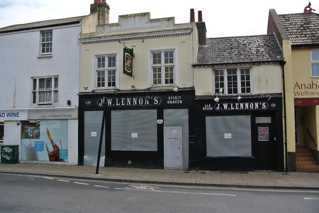 Boarded up. (Pub, External, Key). Published on 13-07-2023