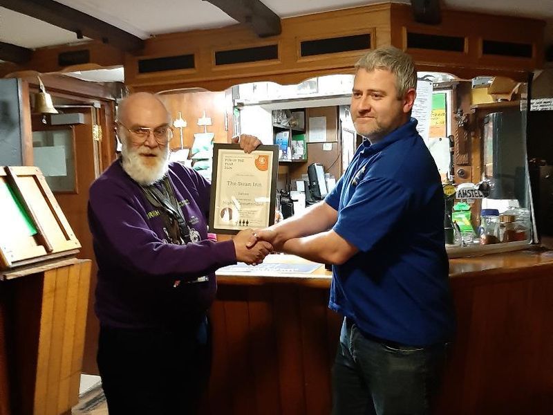 Award presentation. (Pub, Award). Published on 02-04-2024