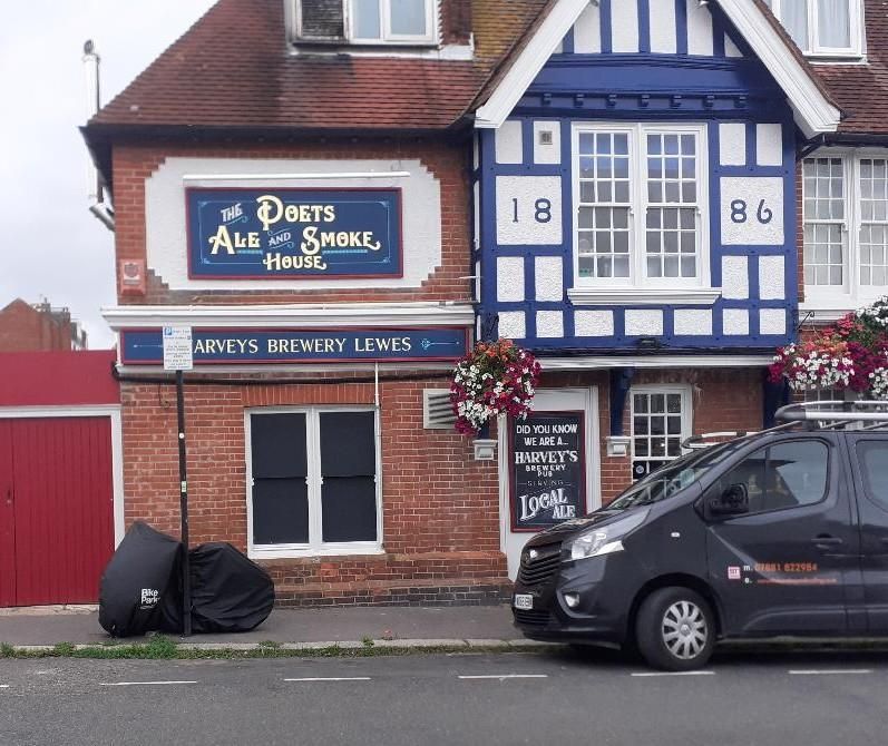 Pub sign. (Pub, External, Sign, Key). Published on 10-09-2026