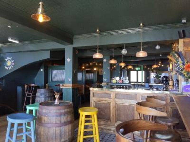 Interior. (Pub). Published on 10-04-2023