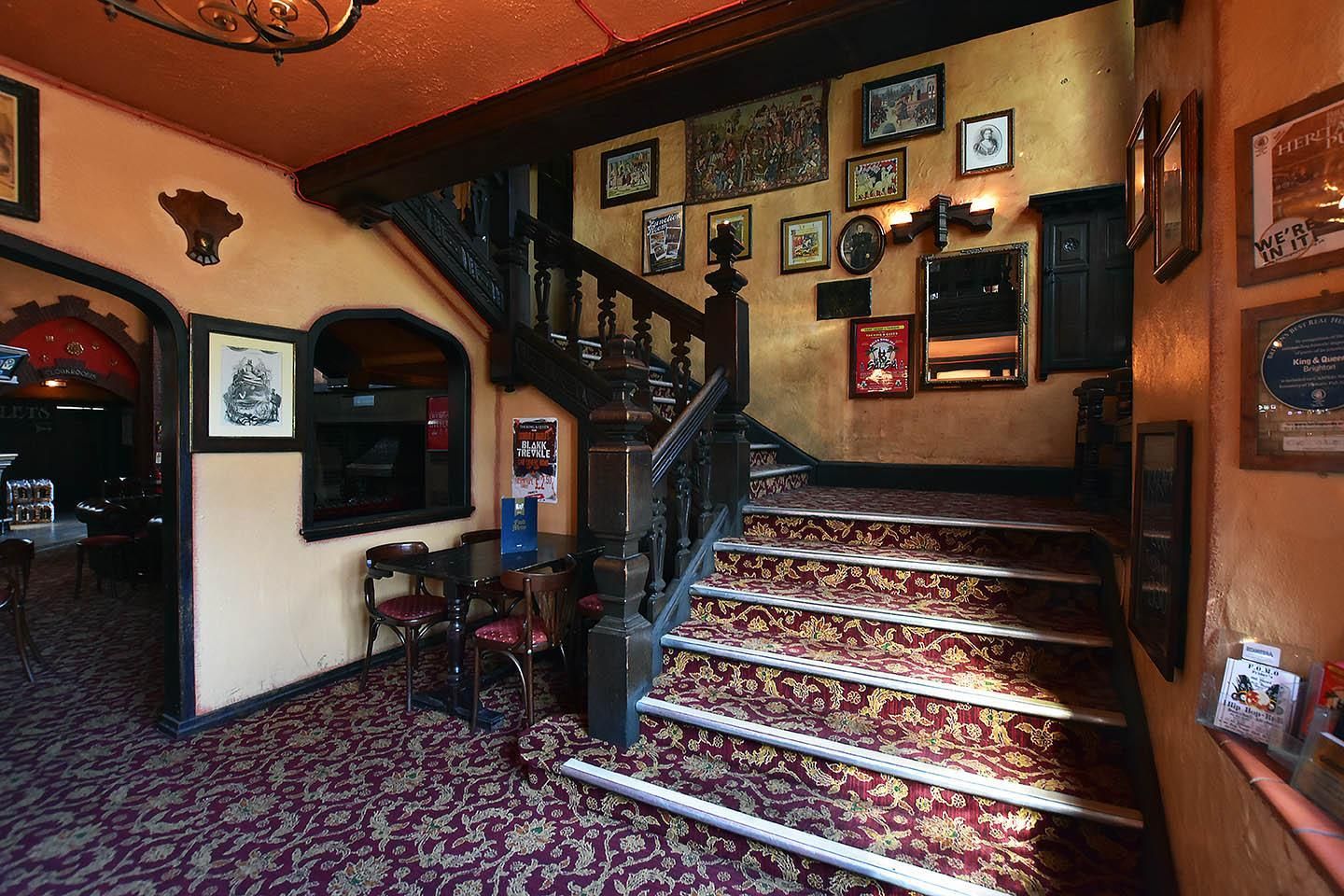 Staircase. (Pub). Published on 02-05-2019
