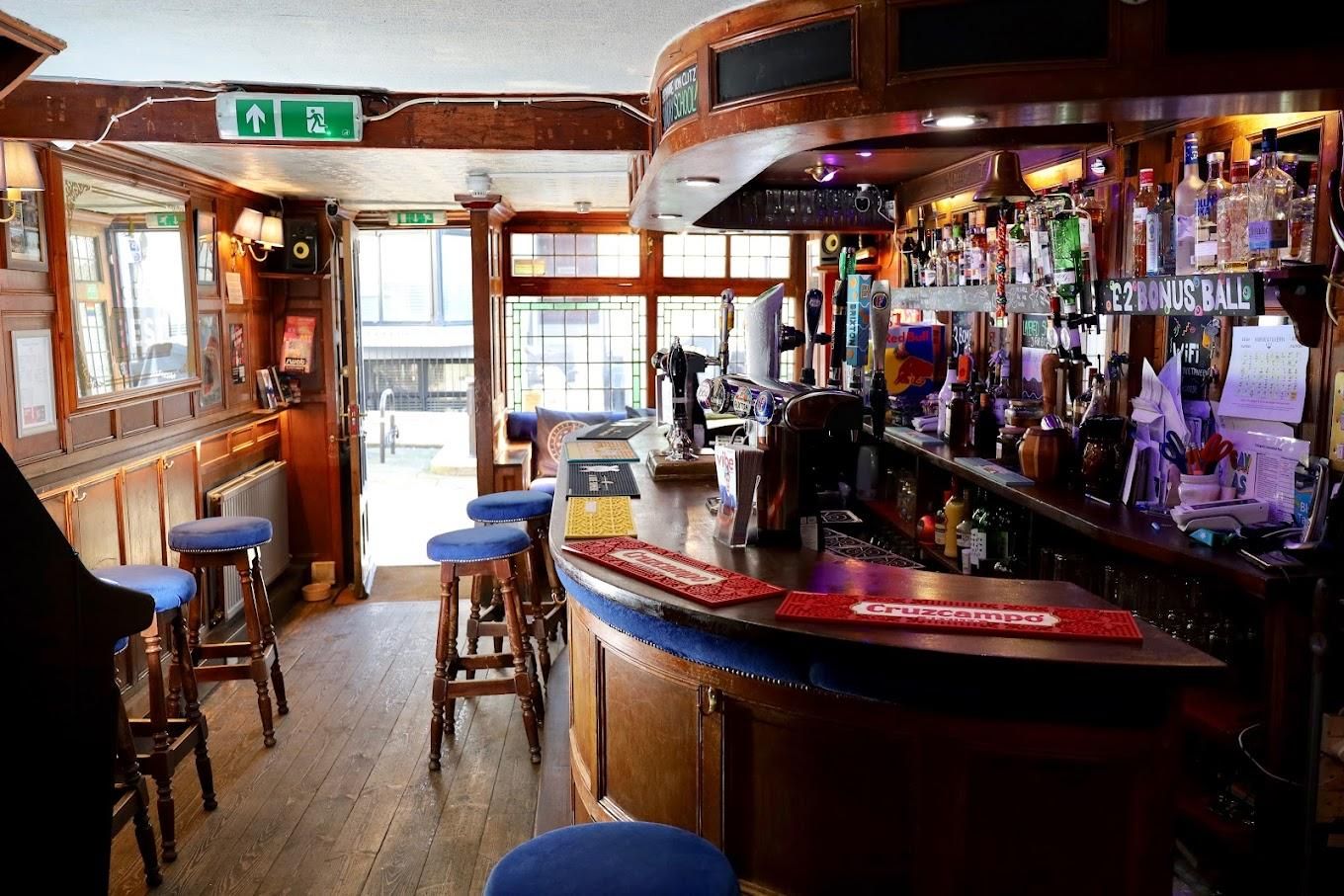 Interior. (Pub). Published on 25-03-2024