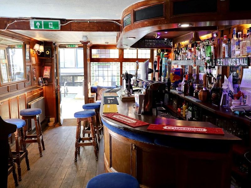 Interior. (Pub). Published on 25-03-2024