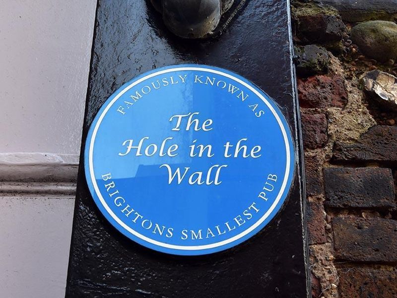 Blue plaque. (Pub, Sign). Published on 15-03-2019