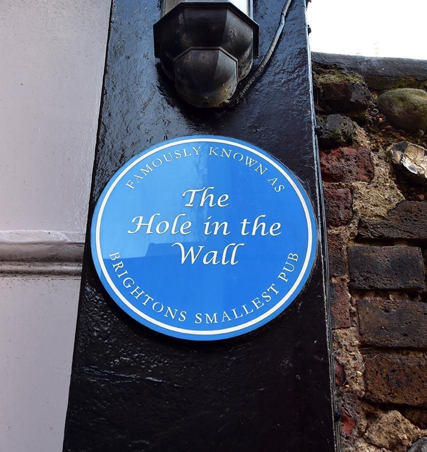 Blue plaque. (Pub, Sign). Published on 15-03-2019
