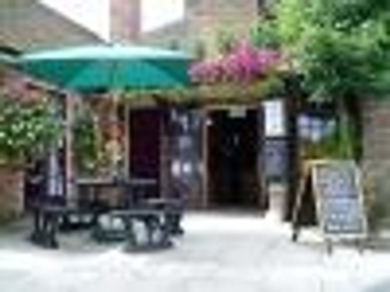Gardeb. (Pub, External, Garden). Published on 17-06-2013