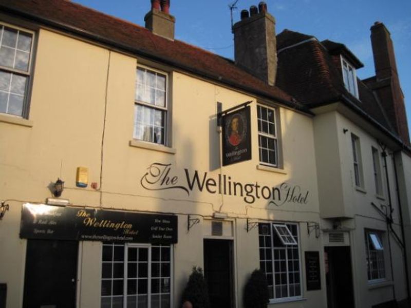 Side road view. (Pub, External). Published on 28-08-2013