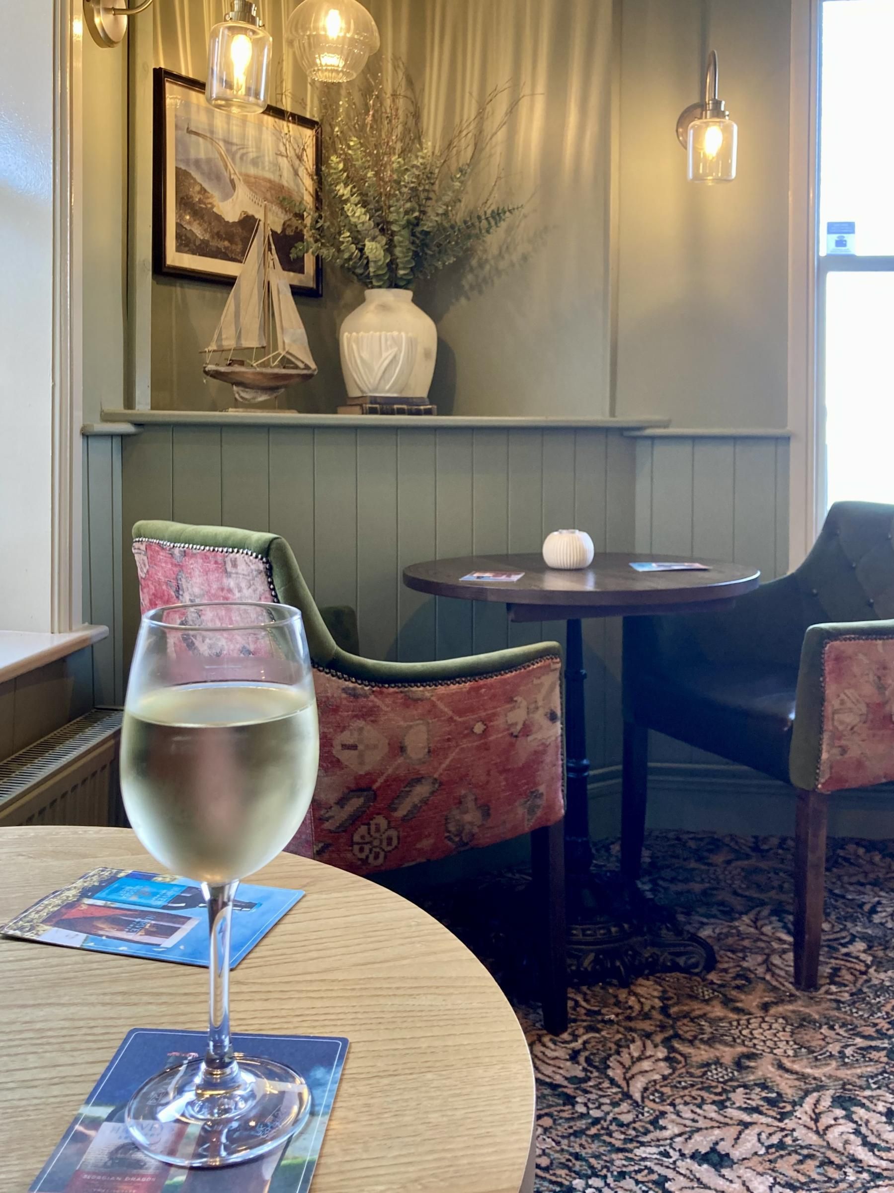Interior. (Pub). Published on 22-07-2024