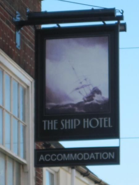 Inn sign. (Pub, Sign). Published on 07-08-2013