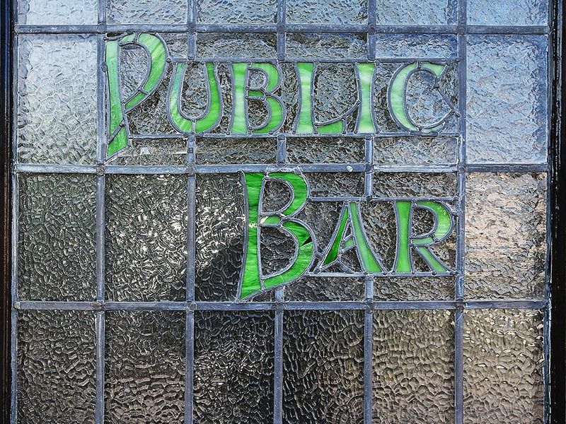 Public bar stained glass in door. (Pub, Sign). Published on 16-05-2019