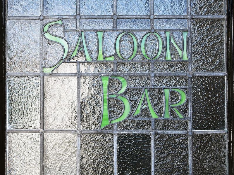 Saloon bar stained glass in door. (Pub, Sign). Published on 16-05-2019