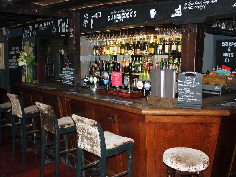 (Pub, Bar). Published on 24-03-2018