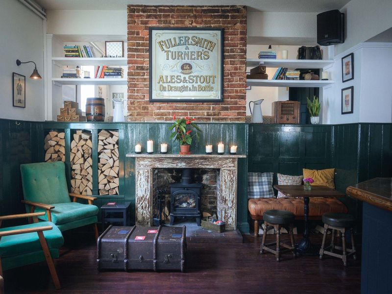 Fireplace. (Pub). Published on 07-04-2026 