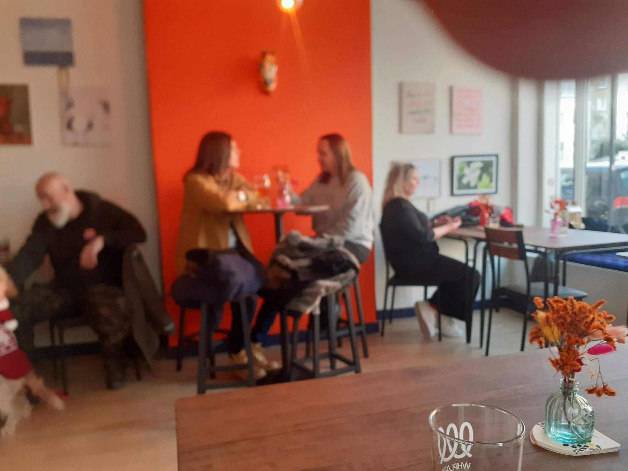 Interior. (Pub, Customers). Published on 27-12-2025