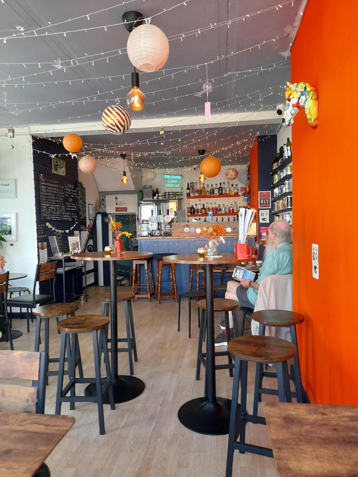 Interior. (Pub). Published on 20-07-2026