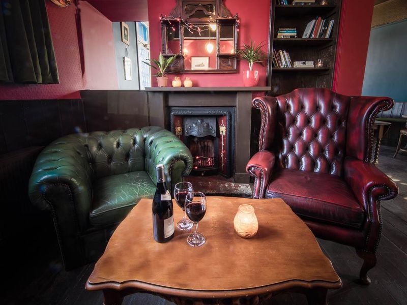 Seating. (Pub). Published on 26-04-2017