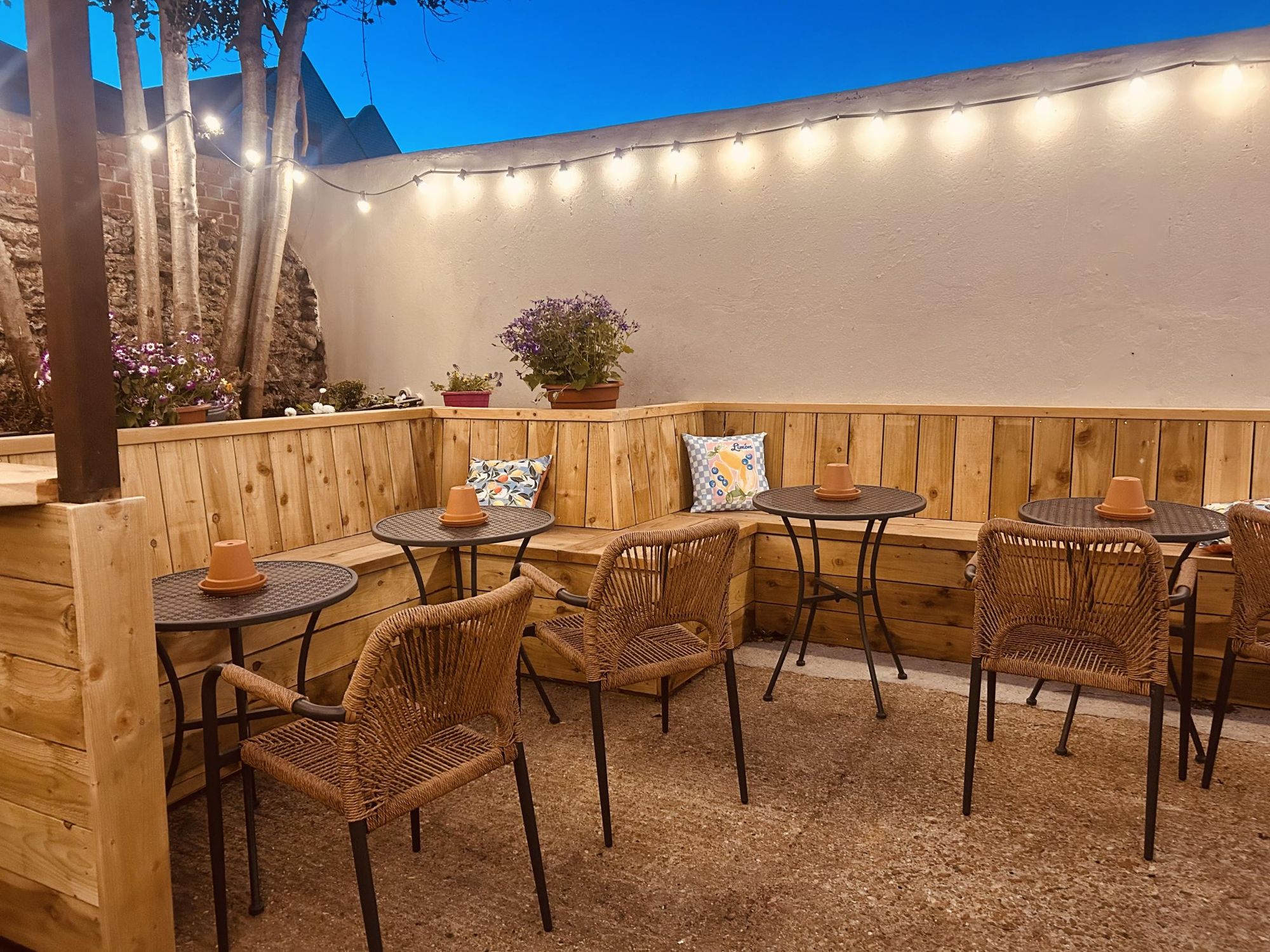 Outside seating. (Pub, Garden). Published on 14-05-2026
