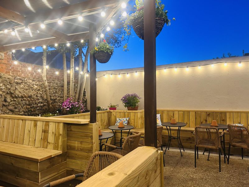 Garden. (Pub, Garden). Published on 14-05-2026 