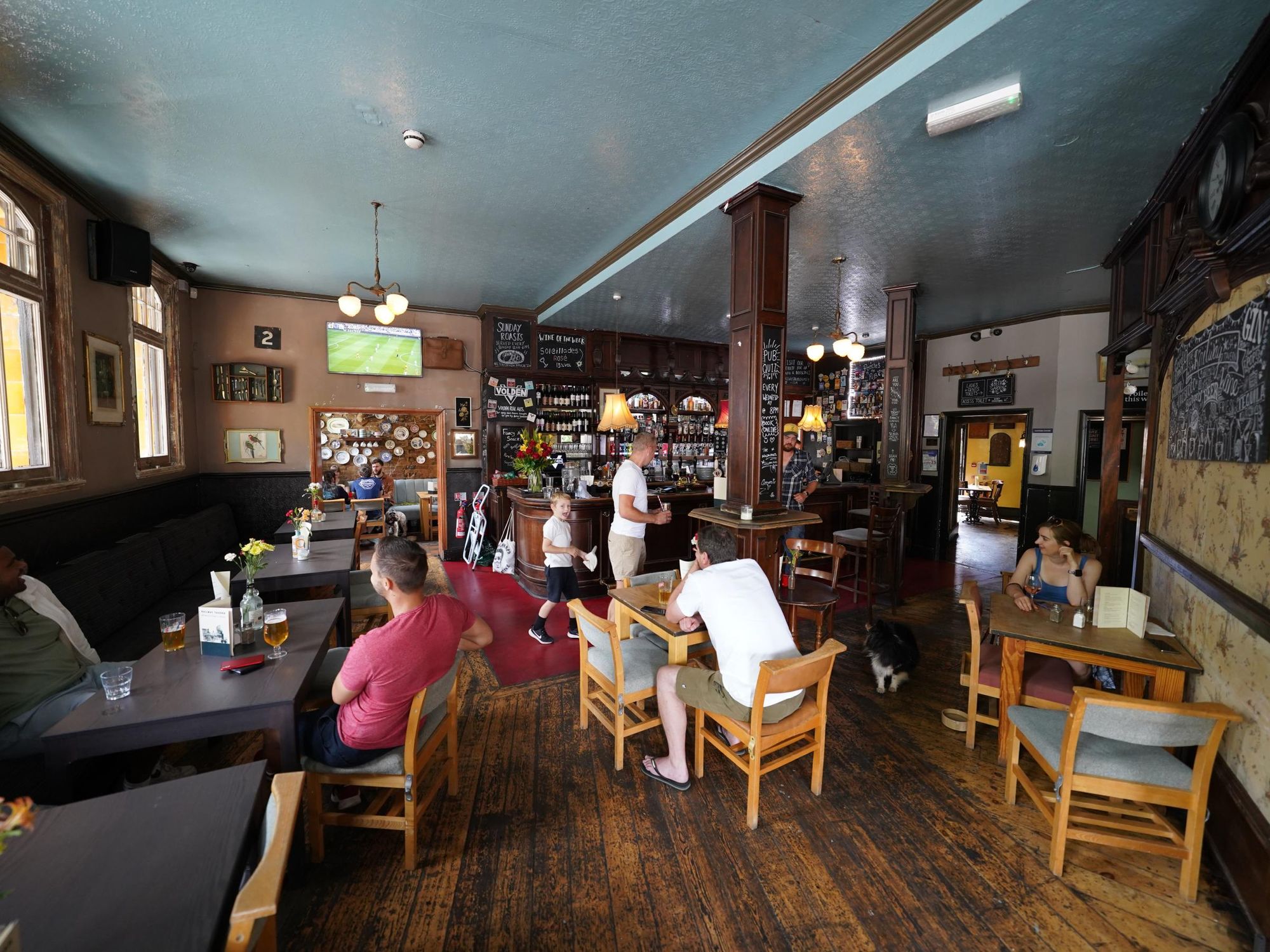 28 August 2022 interior. (Pub, Bar). Published on 28-08-2022