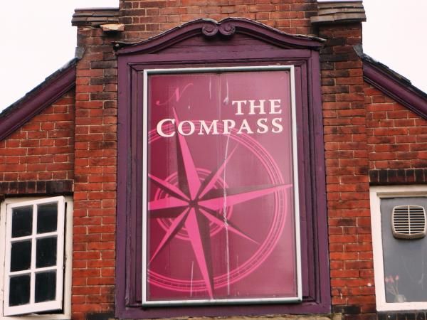 Photo taken 3 August 2015. External wall sign. (Sign). Published on 03-08-2015