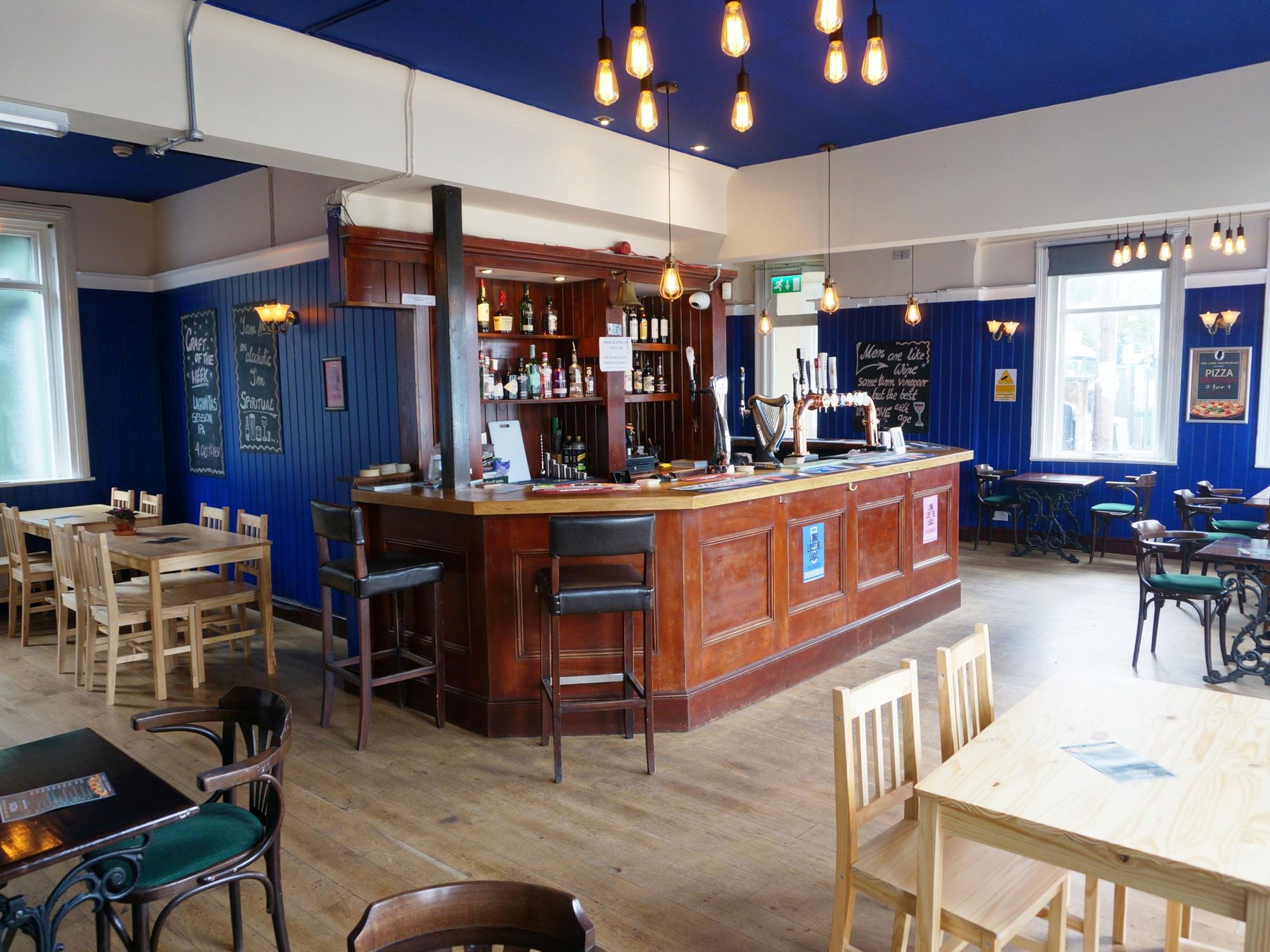 (Pub, Bar). Published on 19-07-2019