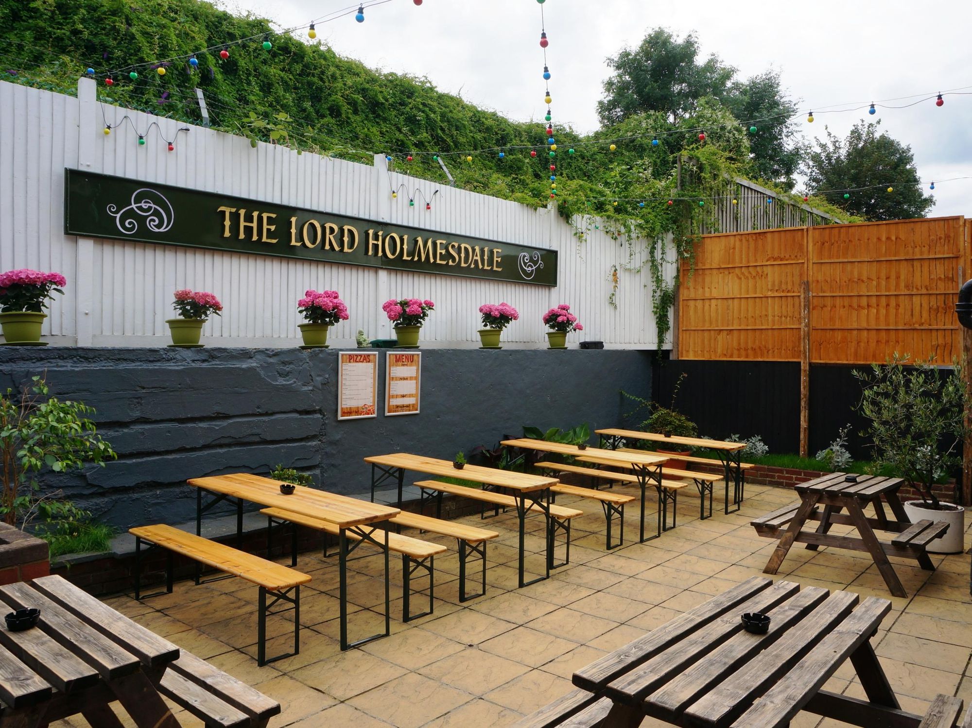 (Pub, Garden). Published on 19-07-2019