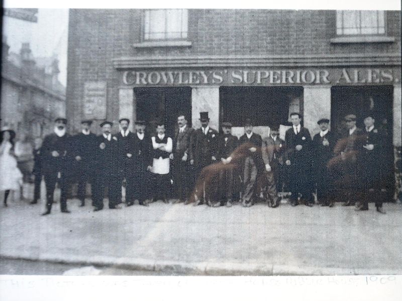 Photo taken 7 Sep 2016, of photo of pub in 1909.. (Pub, Bar). Published on 10-12-2023