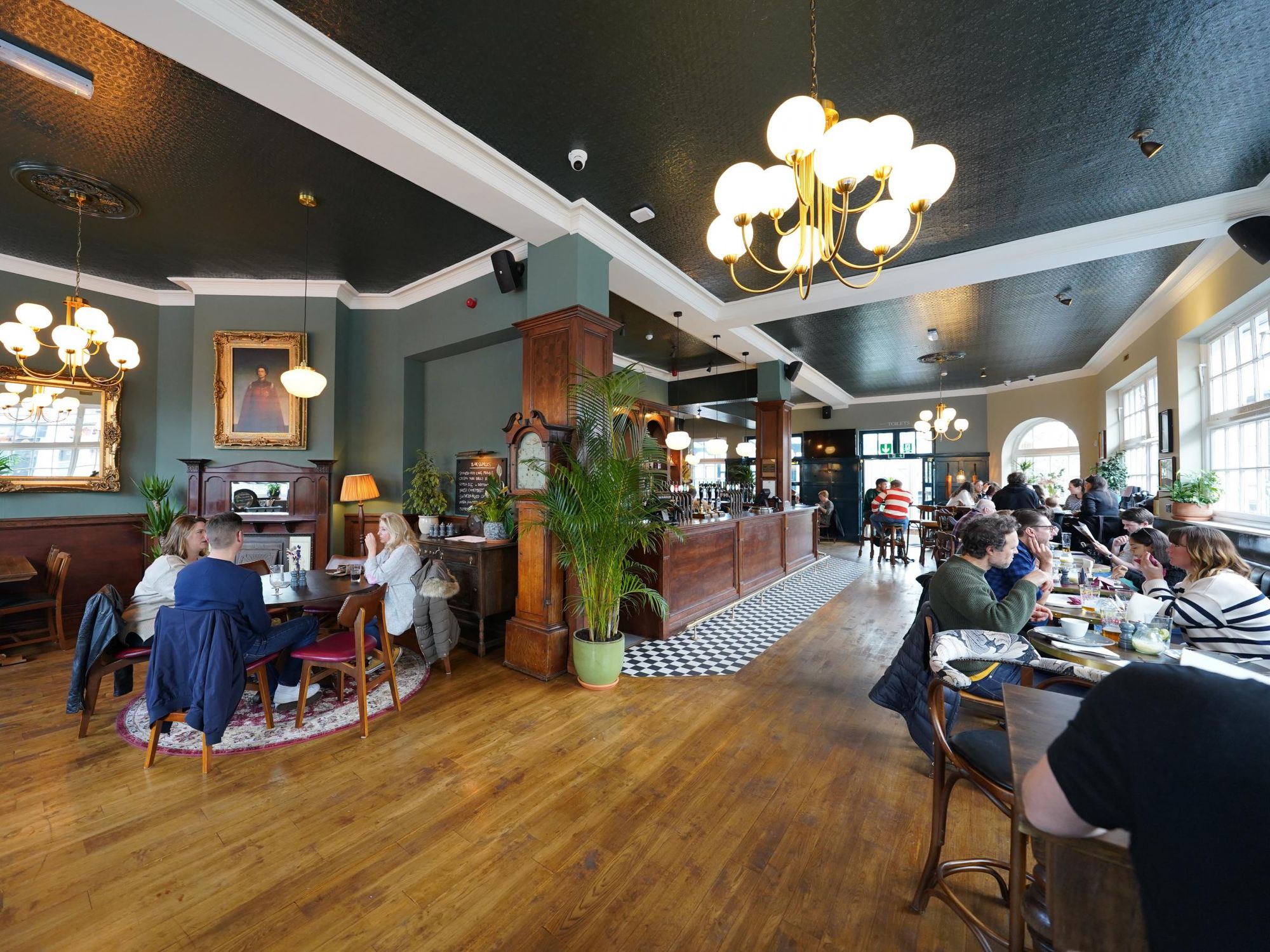 Photo taken 9 April 2022 interior.. (Bar). Published on 09-04-2022