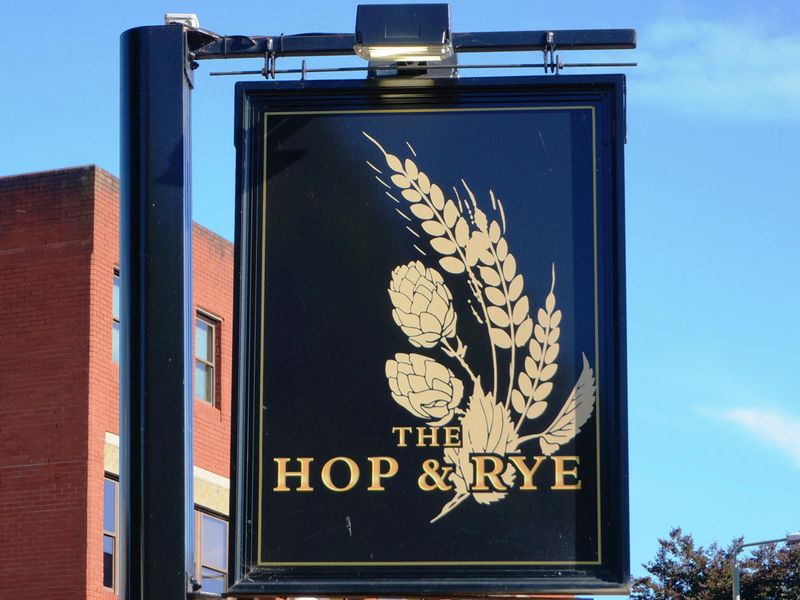 9 August 2015 pub sign. (Pub, Sign). Published on 07-08-2018