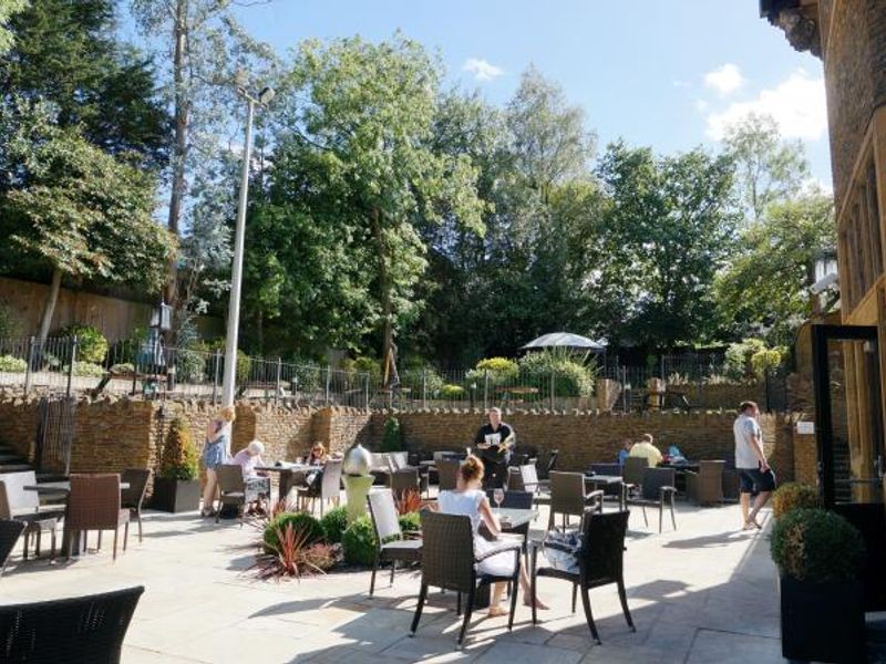 8 September 2016 garden. (Pub, Garden). Published on 08-09-2016 