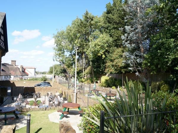 8 September 2016 garden. (Pub, Garden). Published on 08-09-2016