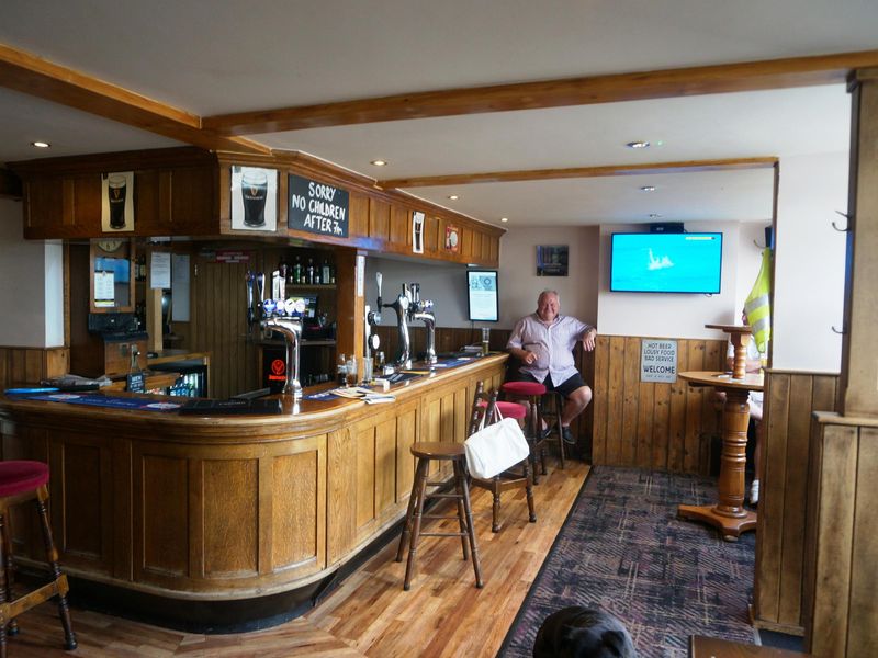 (Pub, Bar). Published on 08-08-2018 