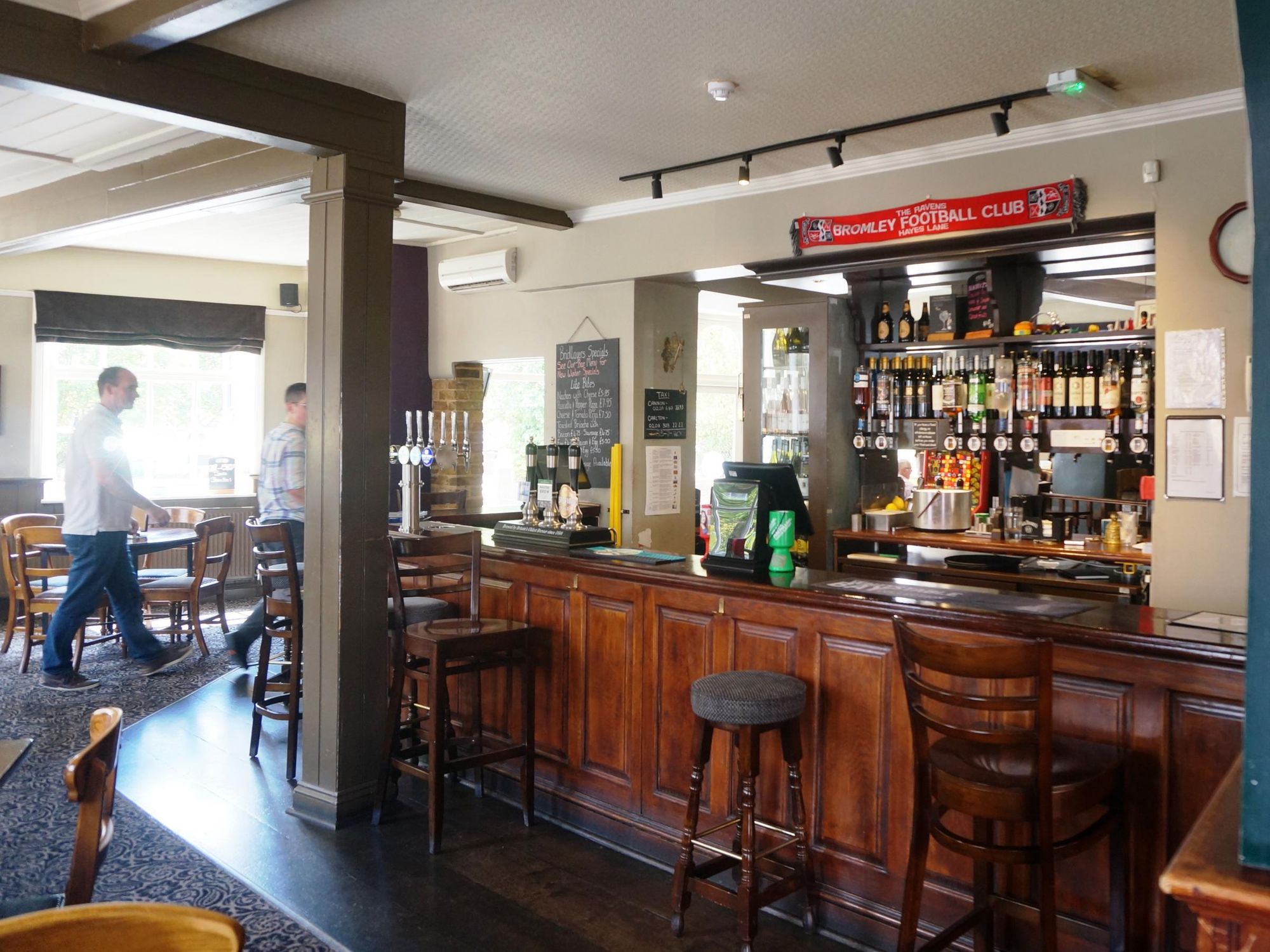 (Pub, Bar). Published on 24-07-2018