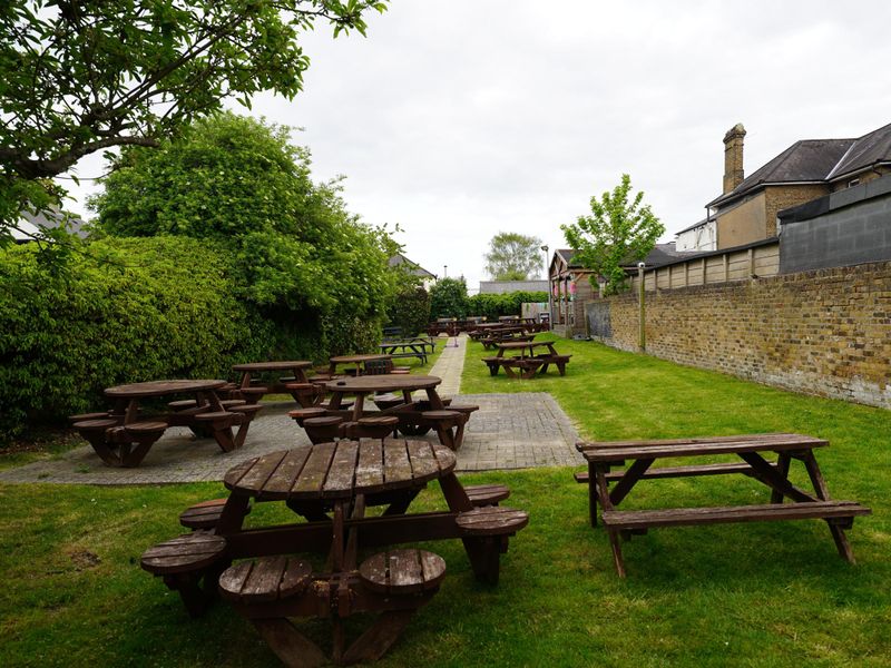 Photo taken 4 May 2025, garden.. (Pub, Garden). Published on 05-05-2025 