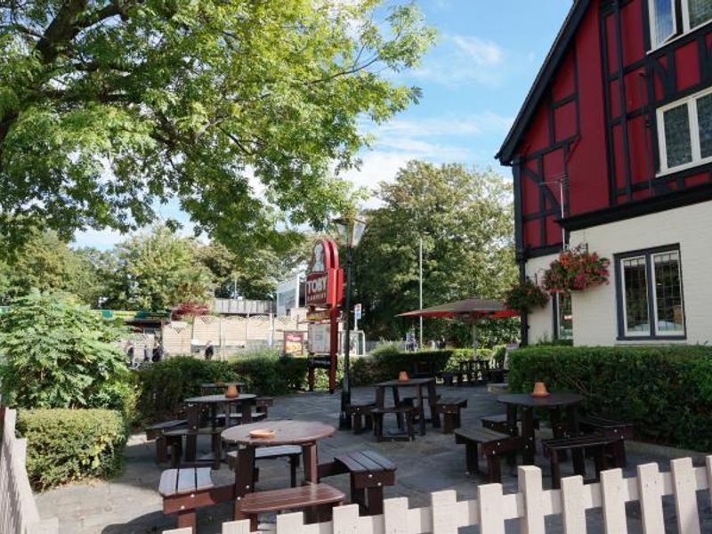 Photo taken 12 Sep 2016, garden.. (Pub, Garden). Published on 12-09-2016
