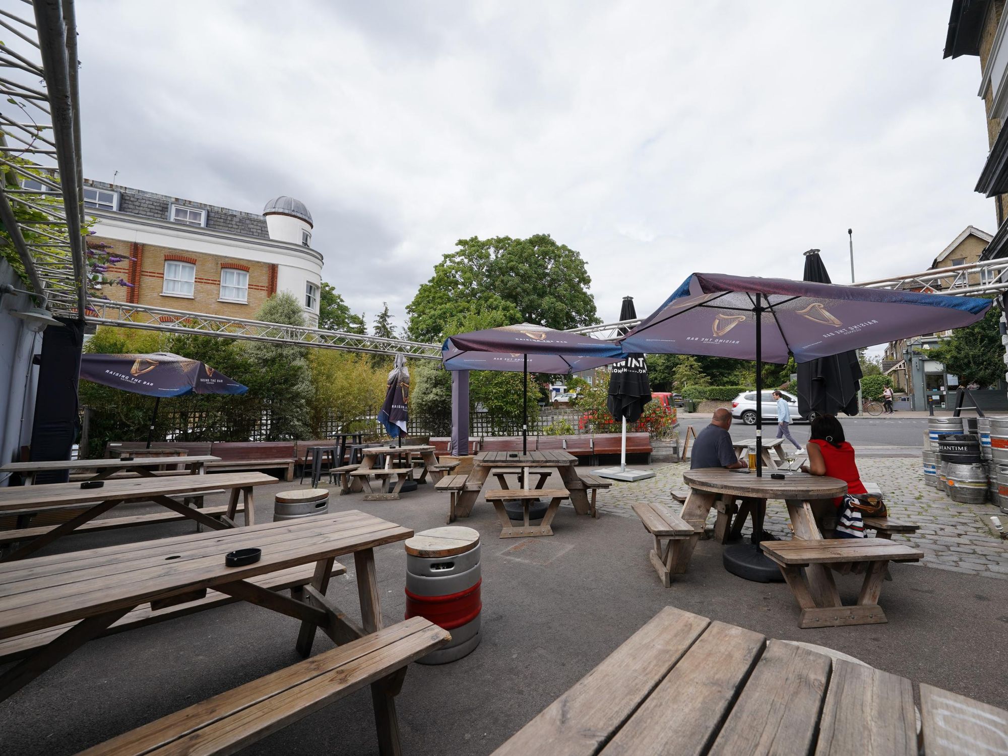 6 July 2022 garden. (Pub, Garden, Key). Published on 11-07-2022