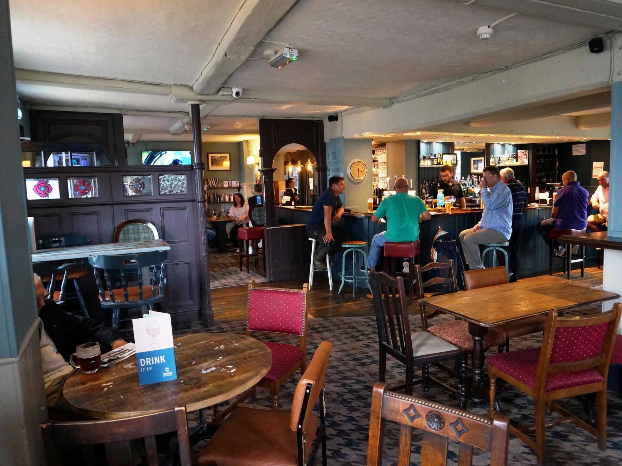 (Pub, Bar). Published on 13-08-2018