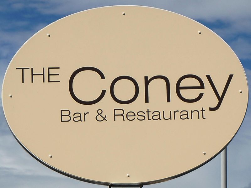 Still a pub taken 12 September 2016. (Sign). Published on 28-09-2019